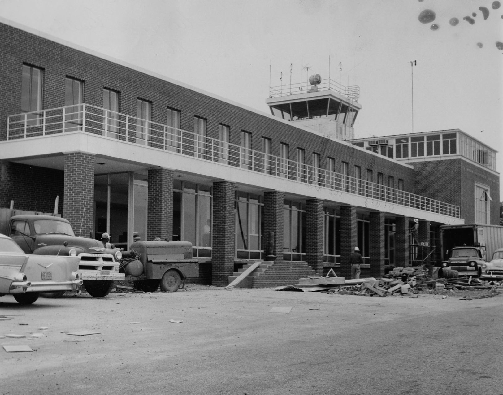 AIRPORT